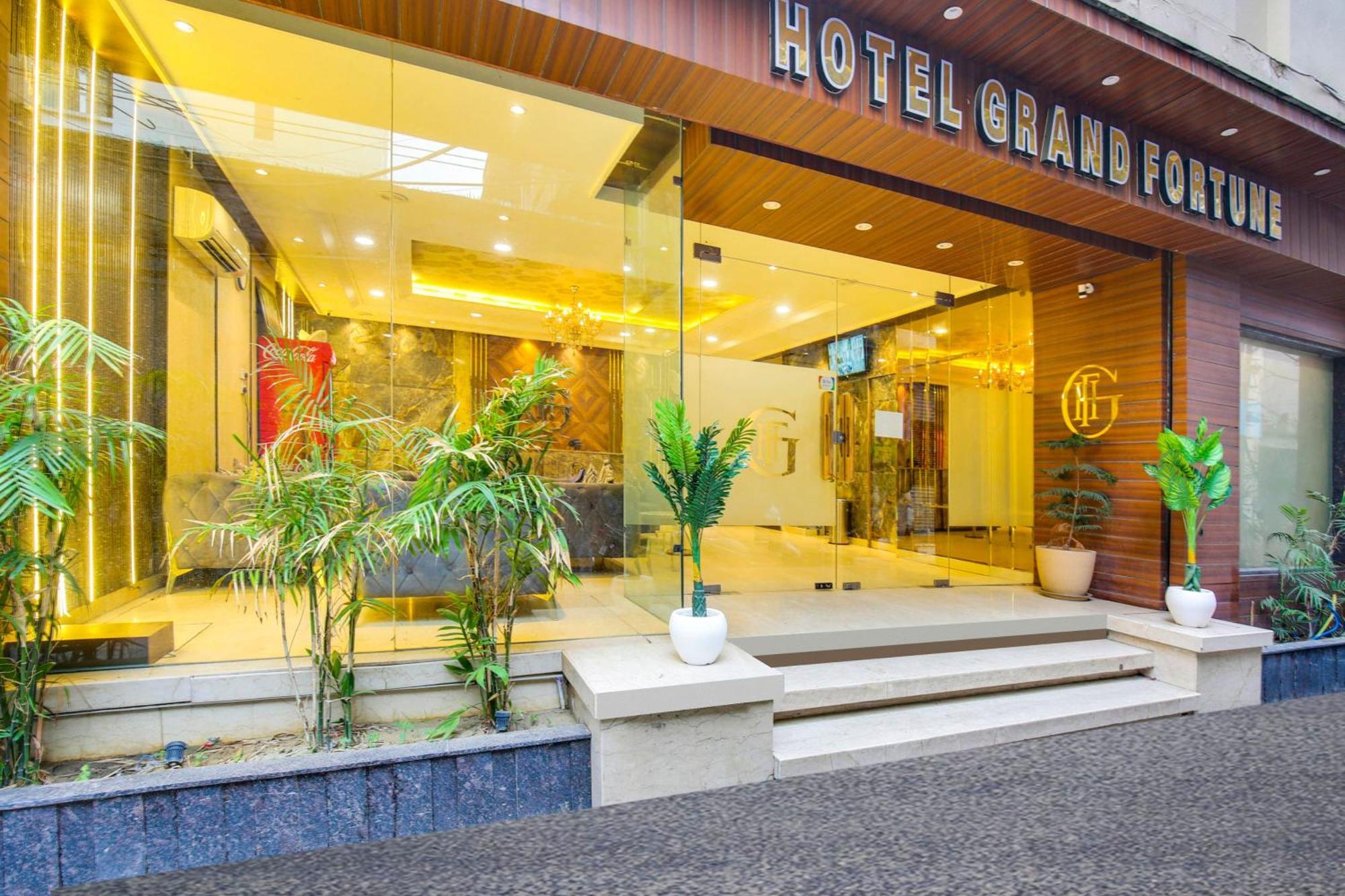 Super Townhouse Grand Fortune Amritsar Buitenkant foto