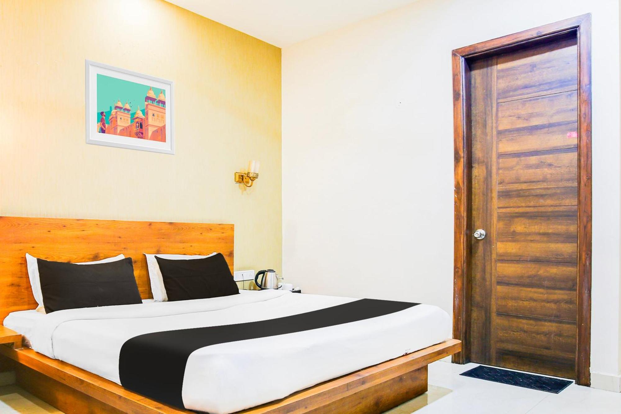 Super Townhouse Grand Fortune Amritsar Buitenkant foto