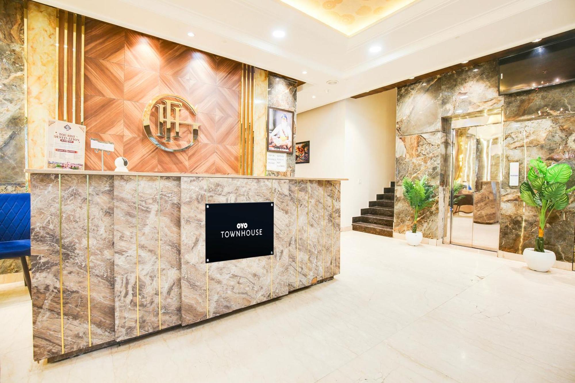 Super Townhouse Grand Fortune Amritsar Buitenkant foto