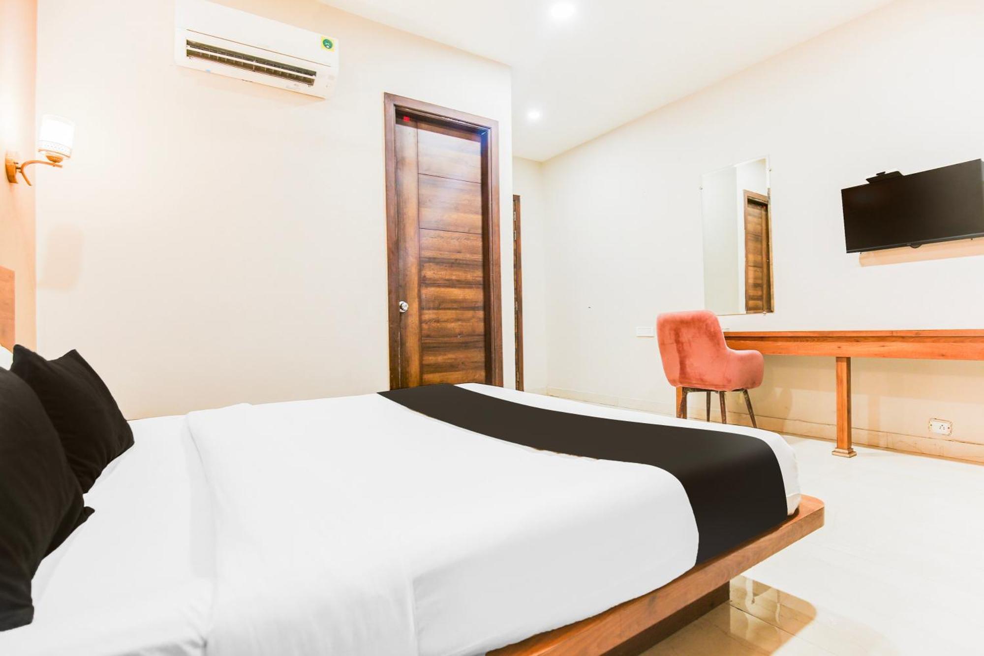 Super Townhouse Grand Fortune Amritsar Buitenkant foto